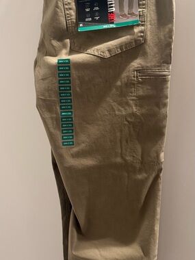 Weatherproof Men's Cargo Pants in Olive